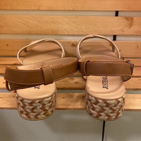 Sandals - Picture 2 of 4